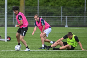 Eerste training 25-26